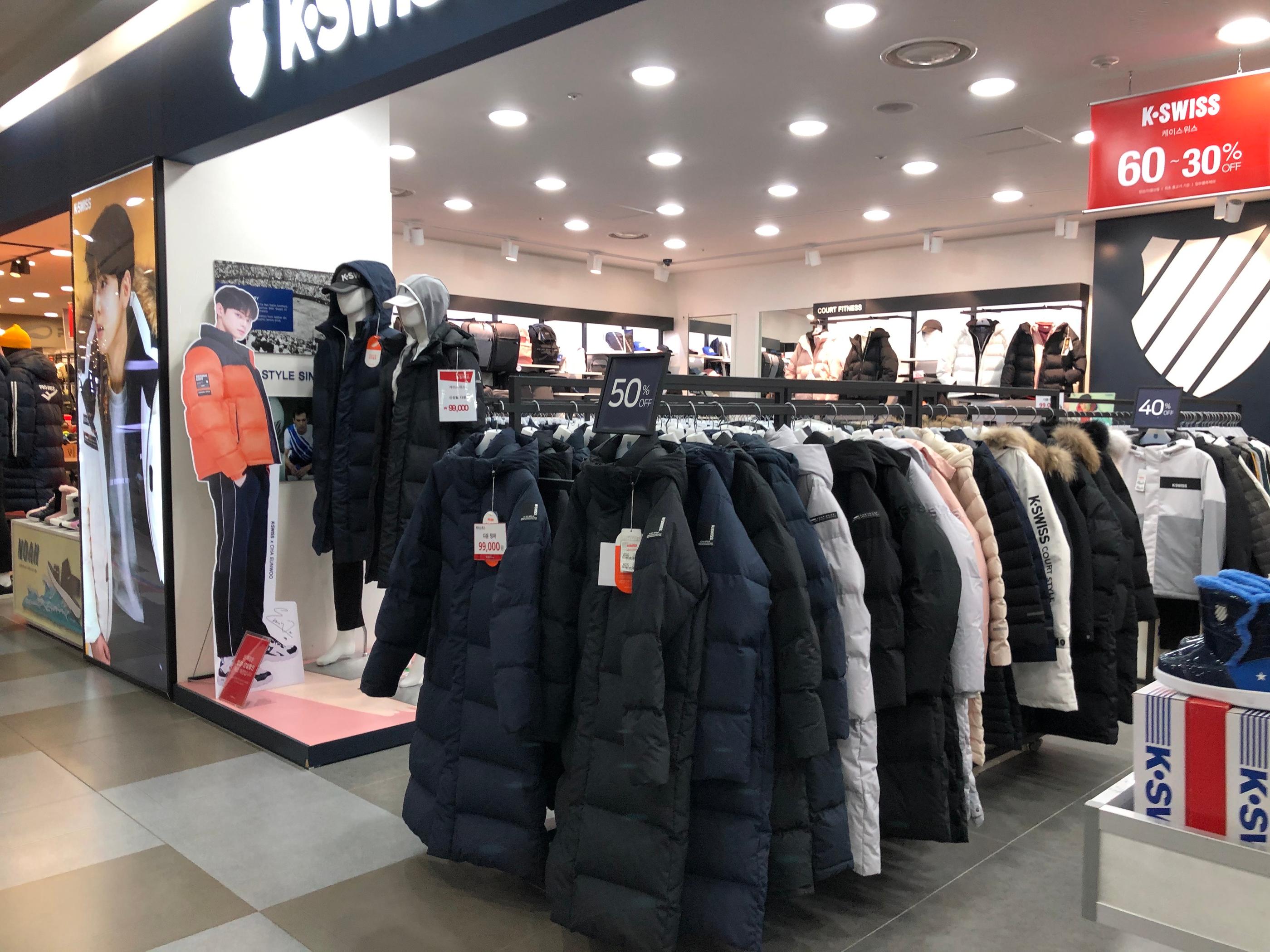 ลดราคาเหลือครึ่งเดียว! Mario Outlet ในโซล ราคาประหนึ่งอันเดอร์กราวน์ช้อปปิ้ง บอกได้คำเดียวว่าคุ้ม!